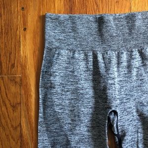 Seamless leggings with mesh detail